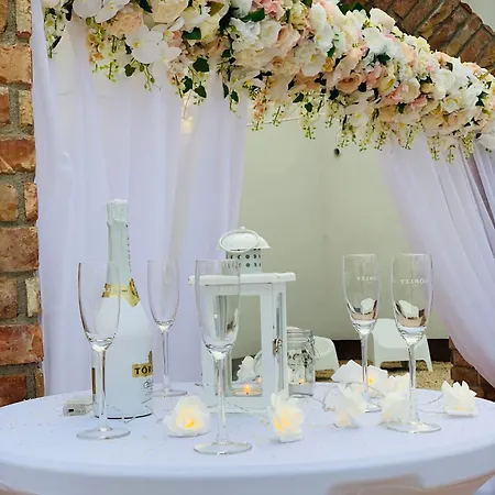 Boutique & Event Center فندق بودابست